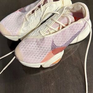 COCONUT MILK/BLACK-LT ARCTIC PINK